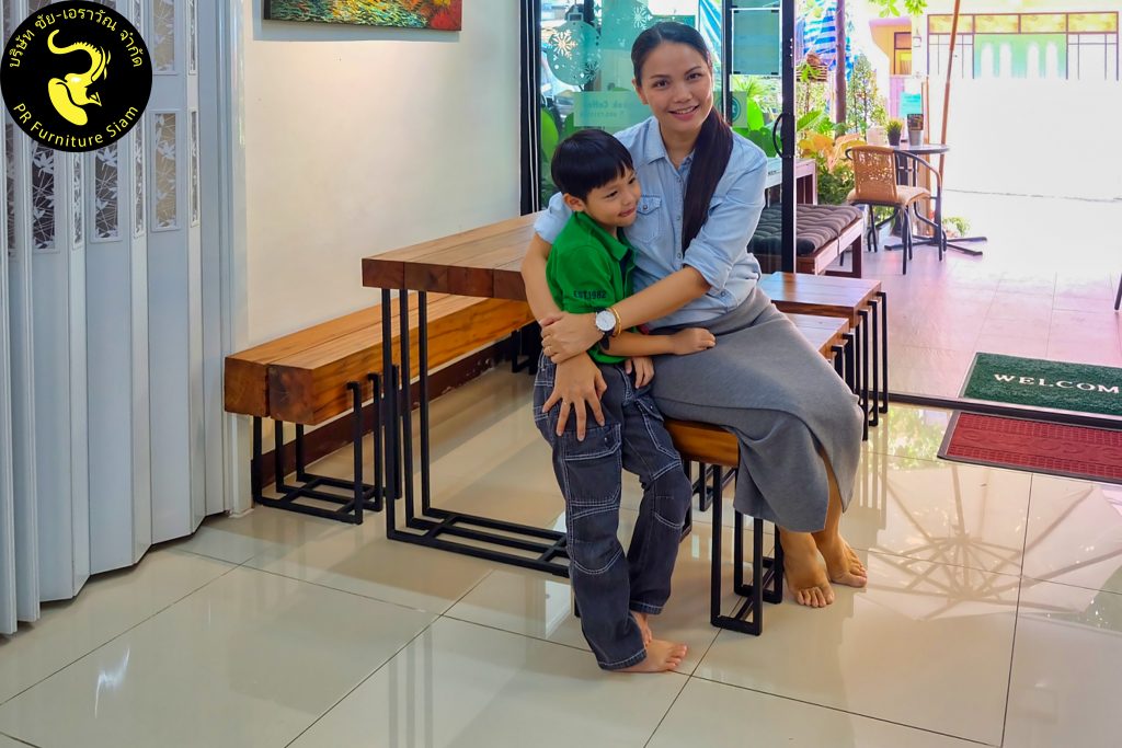 รีวิวครอบครัวลูกค้า ชุดโต๊ะไม้สัก