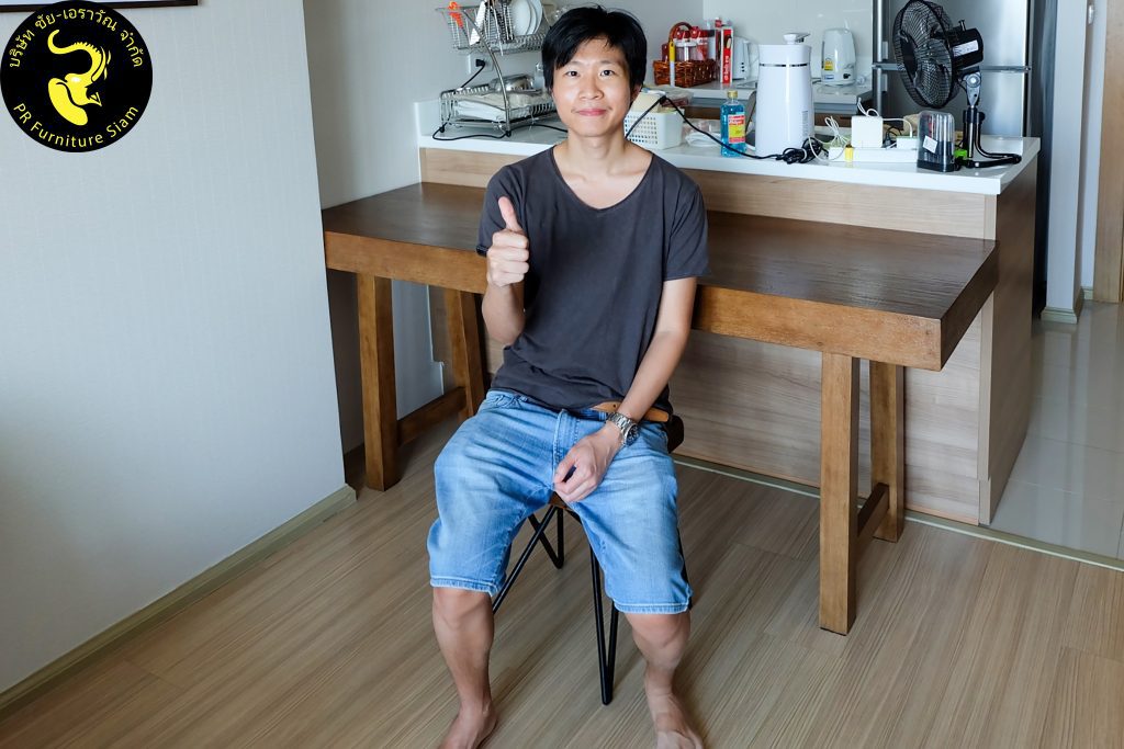 รีวิวลูกค้านั่งกับโต๊ะไม้สักตัวยาว