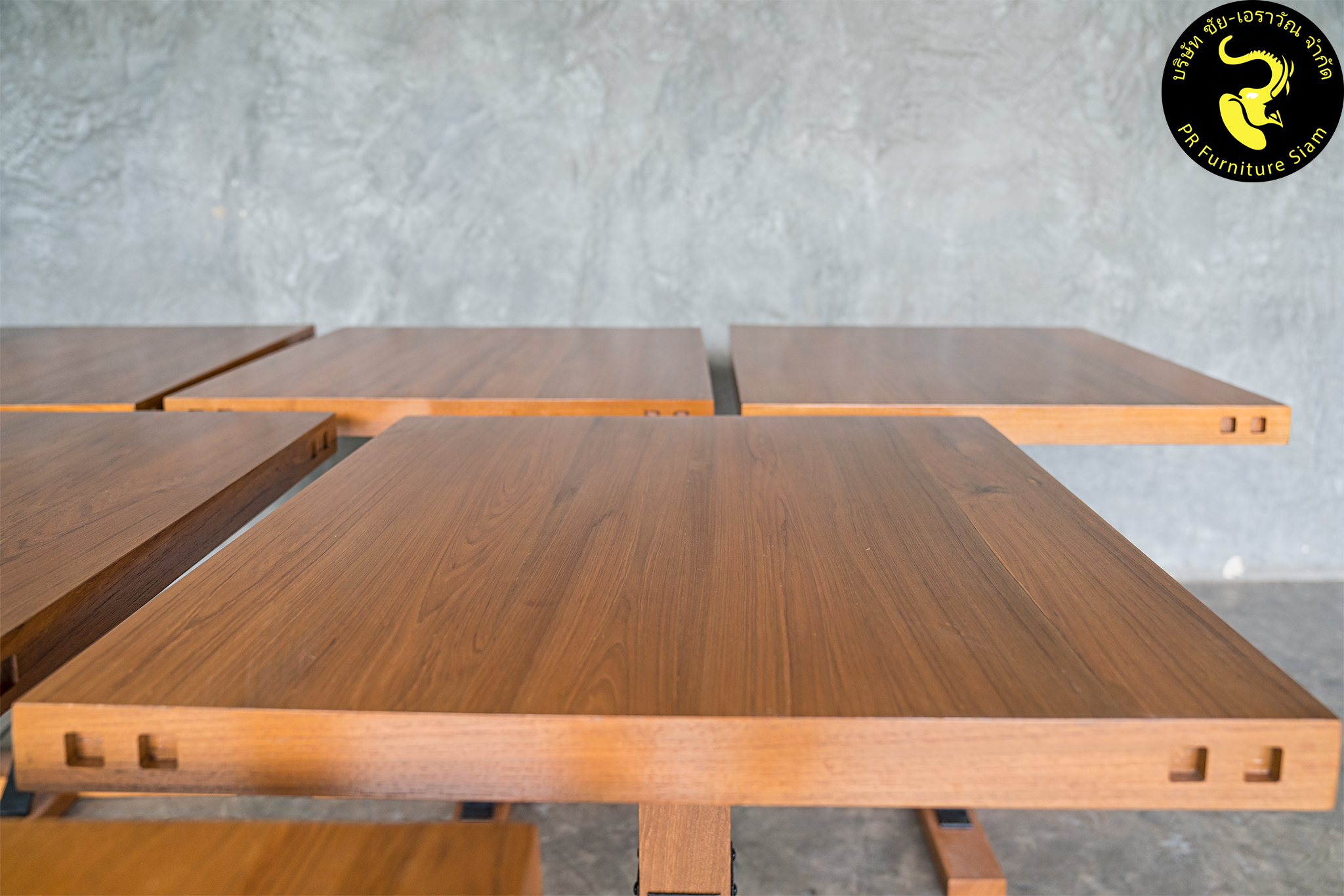 ชุดโต๊ะไม้สักขาไม้ สำหรับร้านกาแฟ 6 ชุด