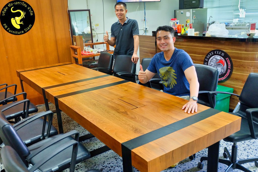 โต๊ะประชุมไม้สักแท้โมเดิร์นของเราคือโต๊ะประชุมที่ดีที่สุดสำหรับธุรกิจของคุณ