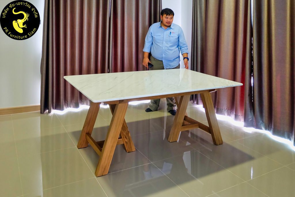 รับทําโต๊ะตามแบบ รับทำโต๊ะไม้:  โต๊ะไม้สักท็อปหินอ่อนสีขาวขาไม้

